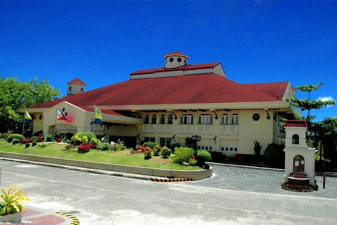 Vista Mar Beach Resort And Country Club Lapu-Lapu City Exteriör bild