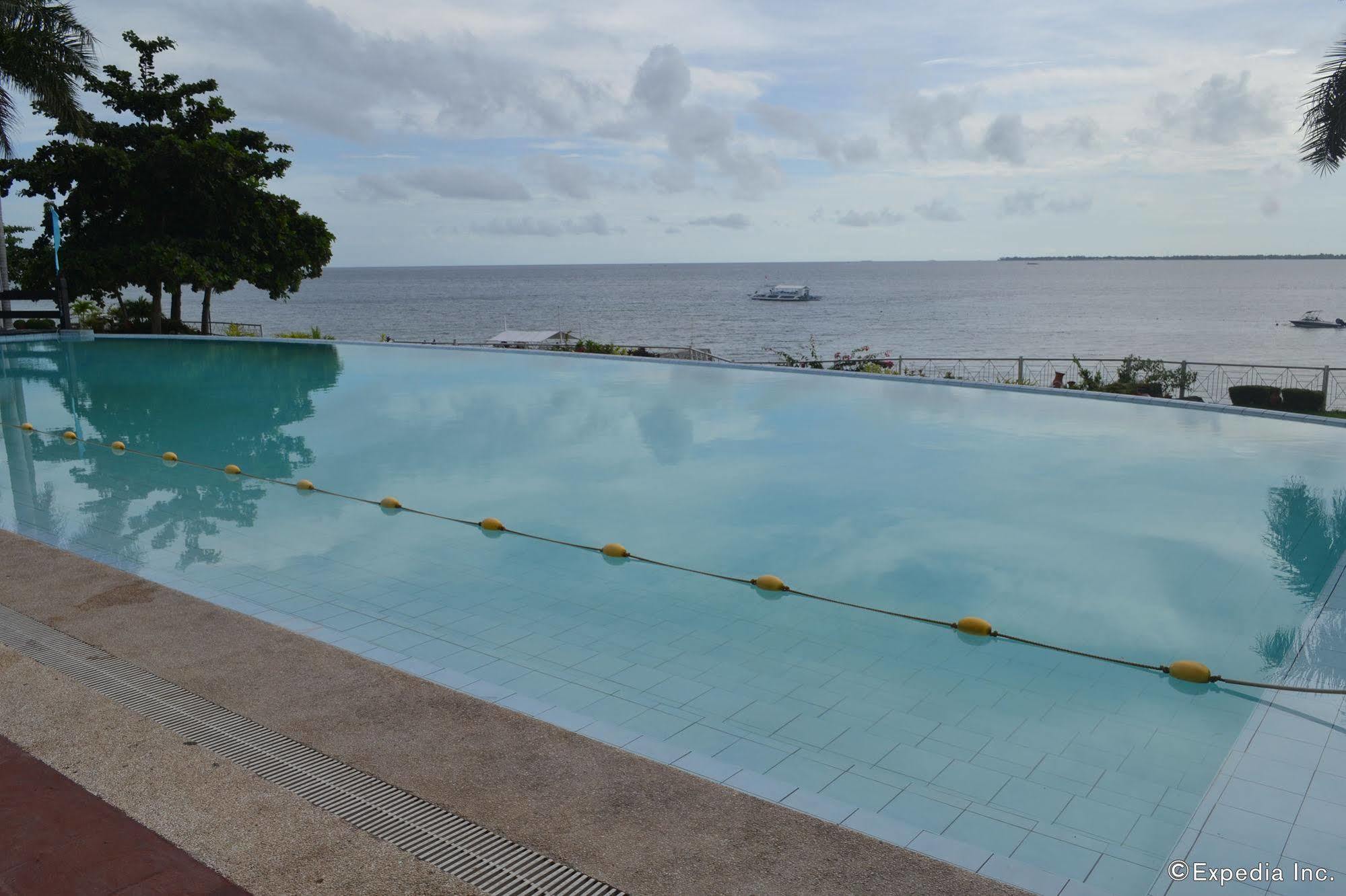 Vista Mar Beach Resort And Country Club Lapu-Lapu City Exteriör bild