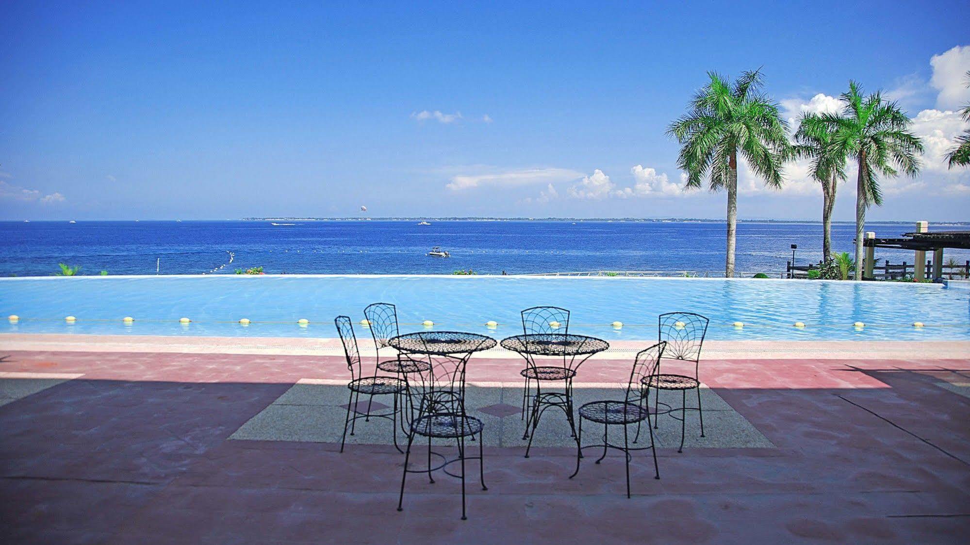 Vista Mar Beach Resort And Country Club Lapu-Lapu City Exteriör bild